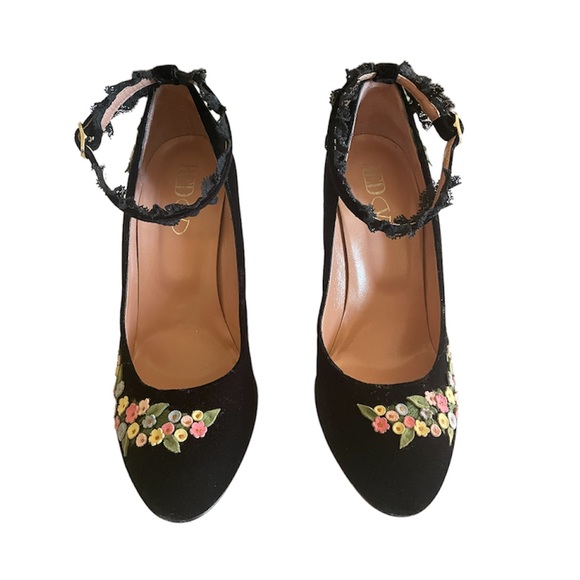 Red Valentino Black Velvet 4.5” Pumps Lace Straps Floral Appliqués 37.5 - Picture 2 of 7